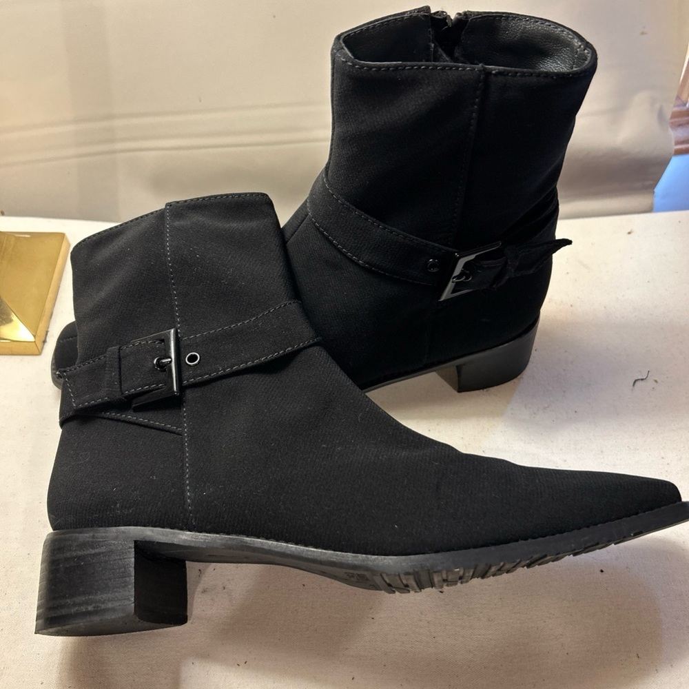 Stuart Weitzman Elegant Black Heeled Boots